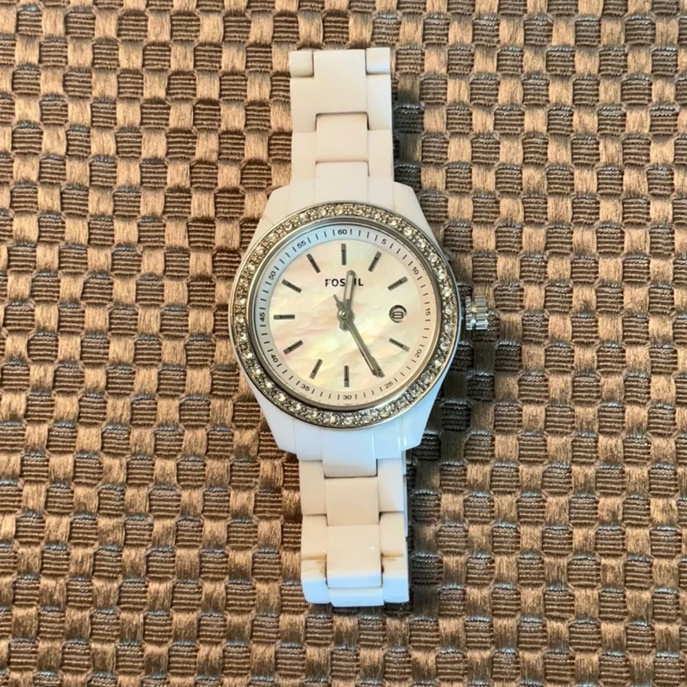 Women’s Fossil Watch - Picture 2 of 8